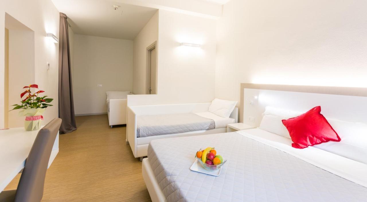 Hotel Amicizia Rimini Esterno foto