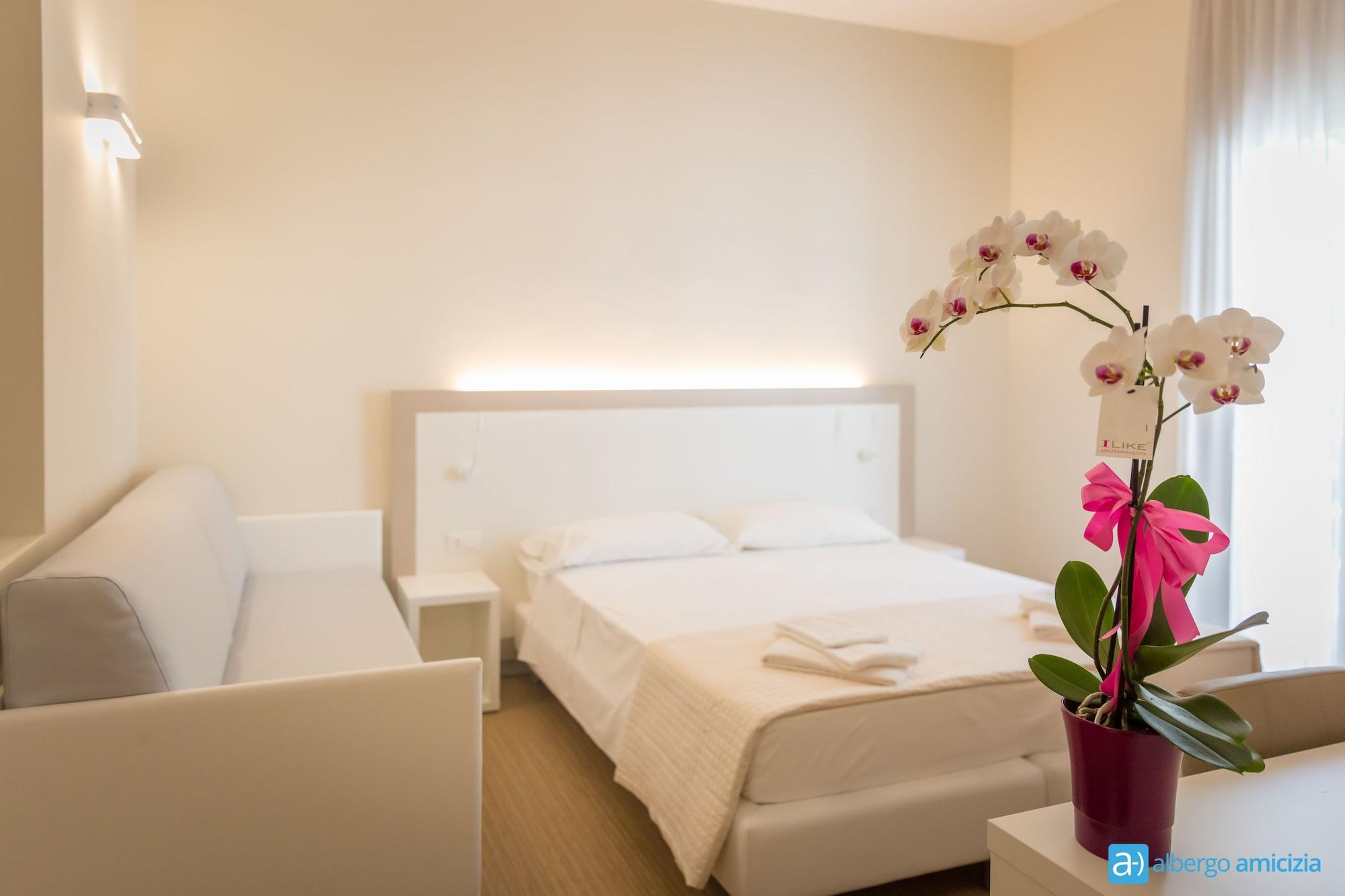 Hotel Amicizia Rimini Esterno foto