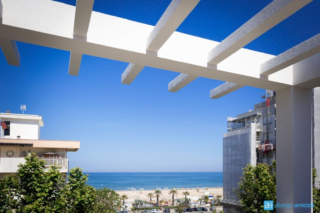 Hotel Amicizia Rimini Esterno foto
