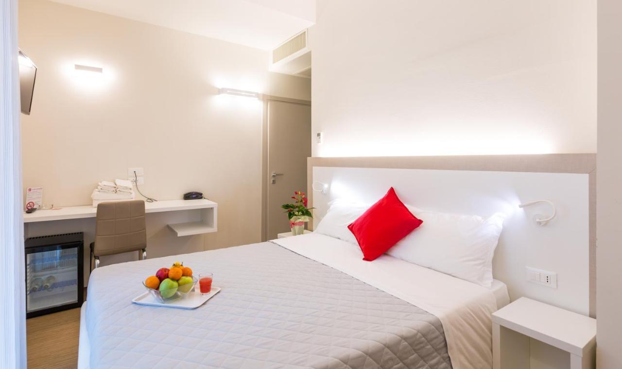 Hotel Amicizia Rimini Esterno foto